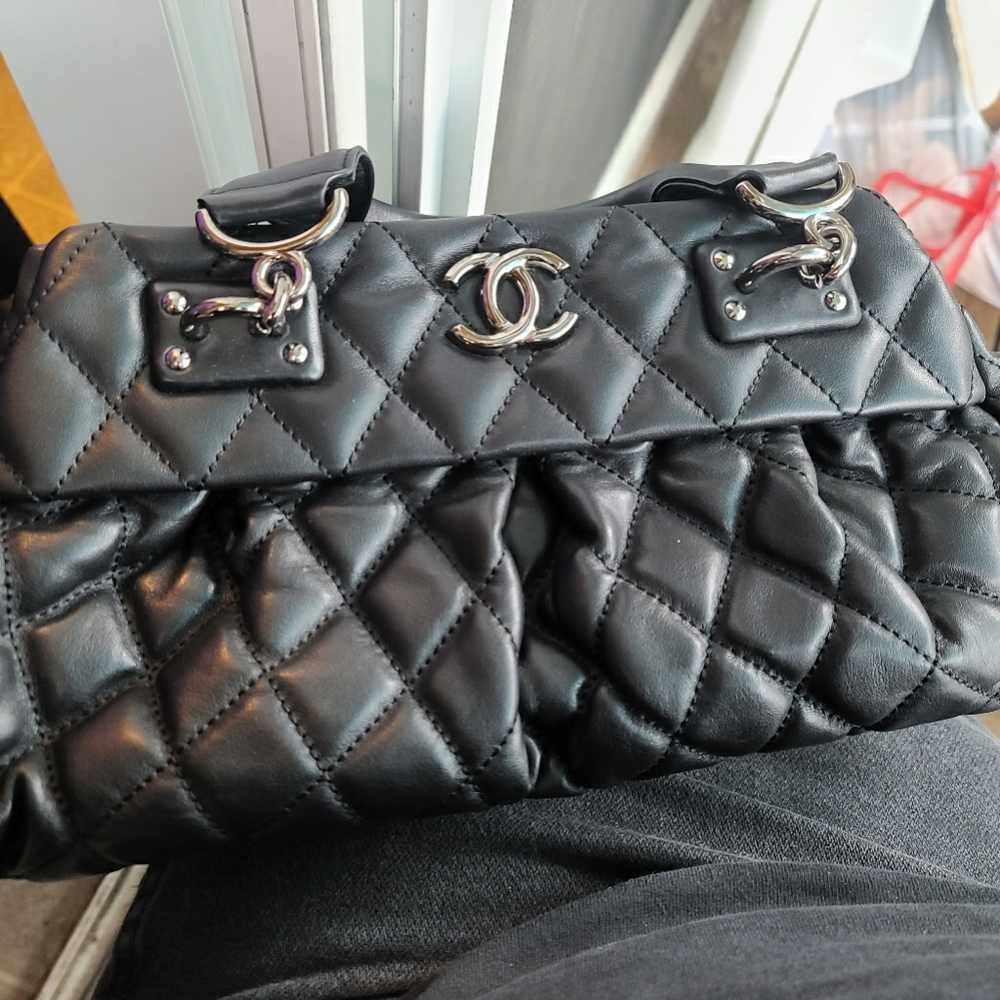 Chanel  hand purse - Picture 5 of 5